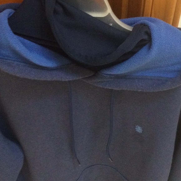 - - - IZod Advantage hoodie with gaiter and Reebok hoodie with zippered … - Picture 6 of 10